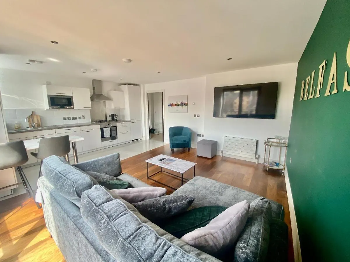 Amazing City Centre 1 Bedroom Apartment With Balcony Lgbtq Friendly 벨파스트