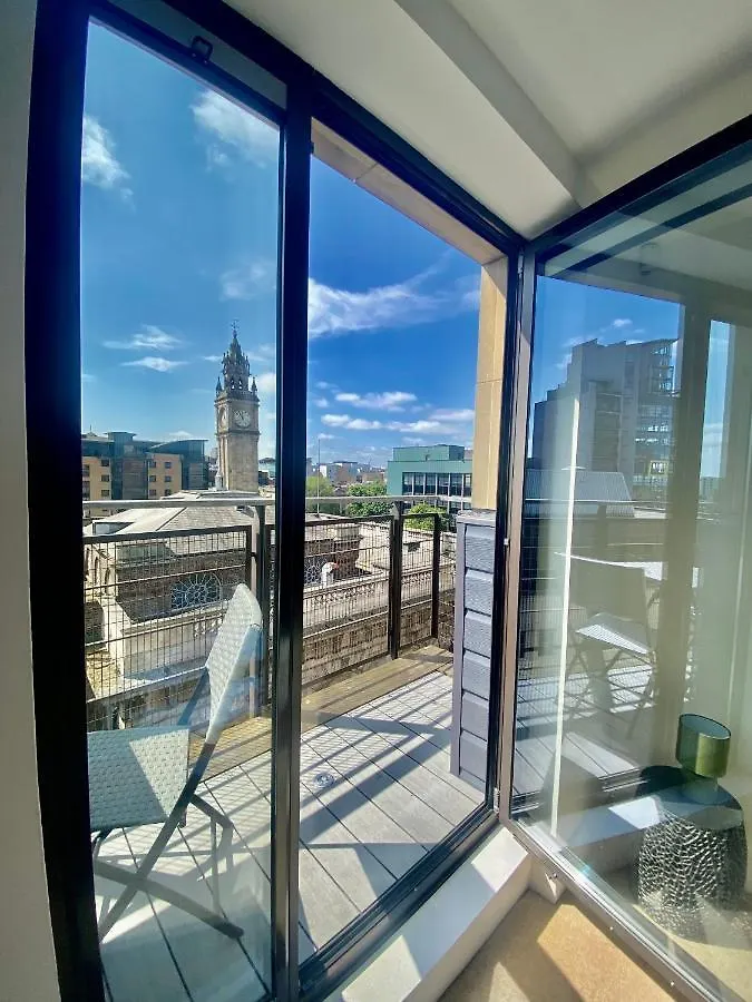 Amazing City Centre 1 Bedroom Apartment With Balcony Lgbtq Friendly Μπέλφαστ